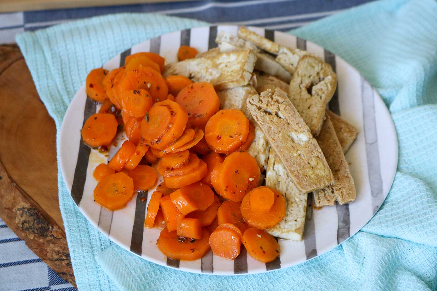 Fried tofu with carrots recipe