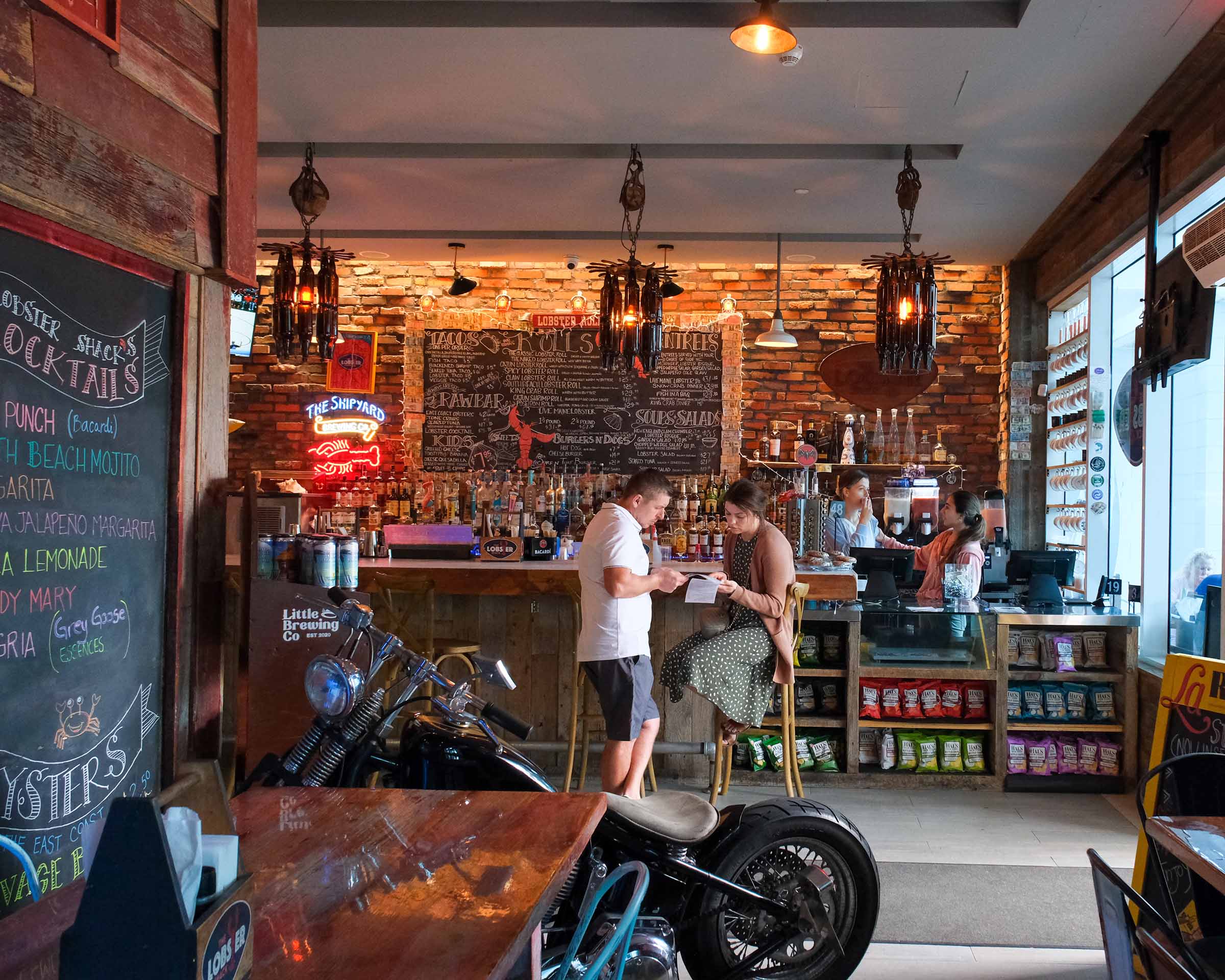 6 Great Miami Restaurants for People Watching