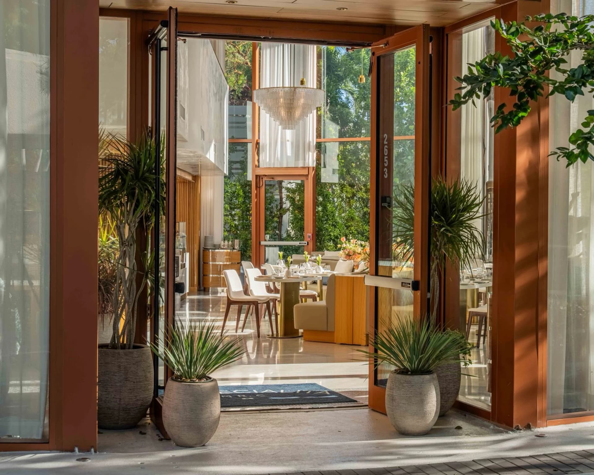 Entrance to Le Specialità Café & Market in Coconut Grove