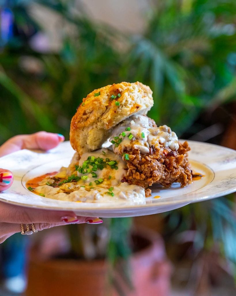 22 Hidden Gem Restaurants in Miami 22 Hidden Gem Restaurants in Miami - 27, A la folie, Alloy Bistro Gourmet, Baiocco Osteria, Casa Mia Trattoria, Cheen Huaye, doma, Fiorito, Ironside Pizza, Jaffa, Kabobji, Mr. Mandolin, Mr. Omakase, Neverland, NiDo, Omakai Sushi, Ono Poke Shop, Pinch Kitchen + Bar, Taquiza, Timo, Verde - October 2025